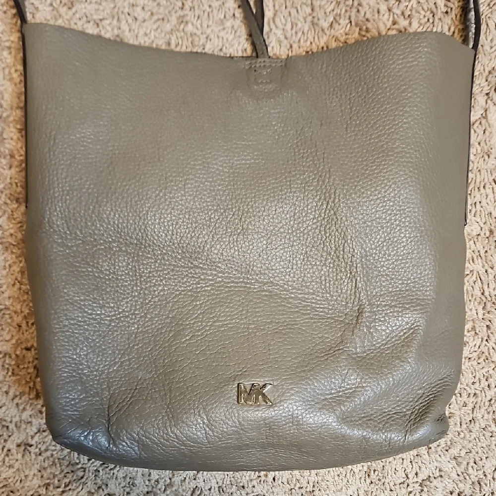 Michael Kors Junie Large Pebbled Leather Messenger Bag